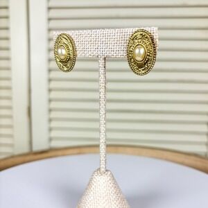 Vintage Regency Gold Pearl Oval Stud Earrings Ornate Filigree Textured Statement